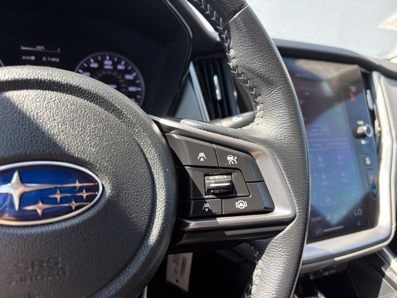 Subaru Legacy Vehicle Full-screen Gallery Image 25
