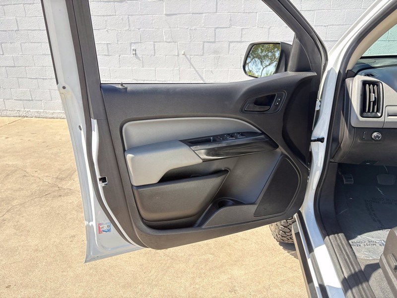 Chevrolet Colorado Vehicle Full-screen Gallery Image 14