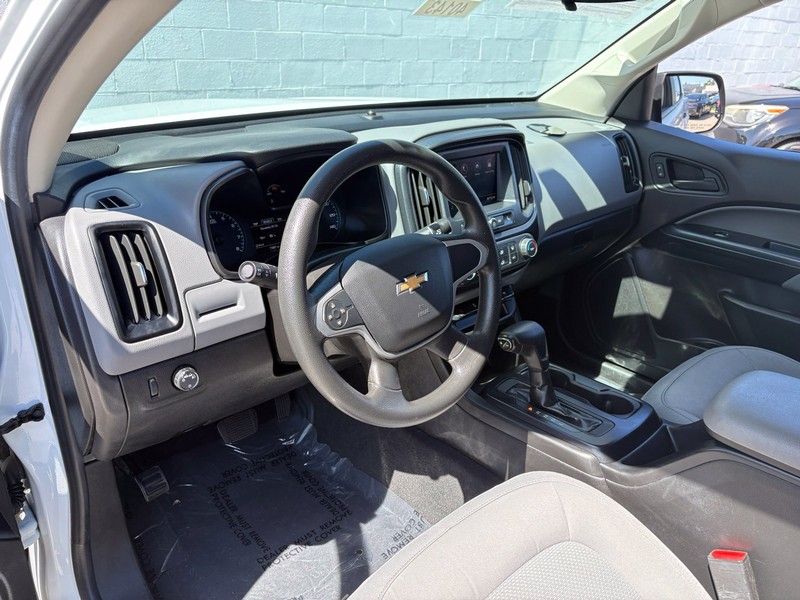 Chevrolet Colorado Vehicle Full-screen Gallery Image 15