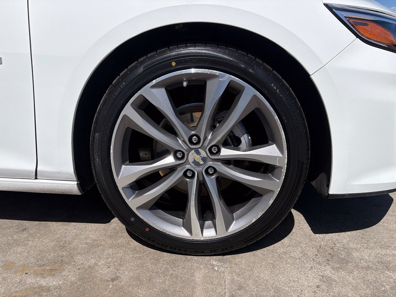Chevrolet Malibu Vehicle Full-screen Gallery Image 13