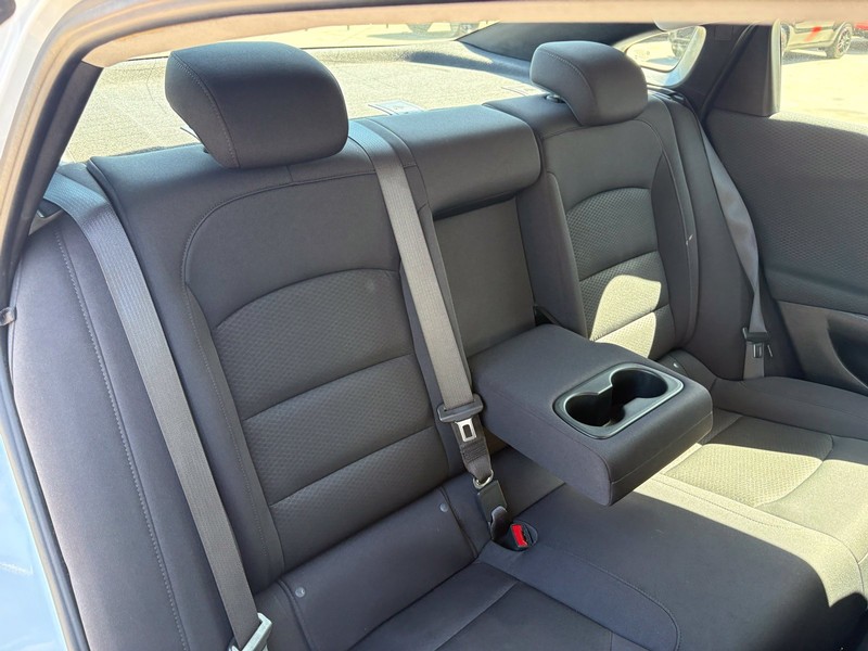 Chevrolet Malibu Vehicle Full-screen Gallery Image 20