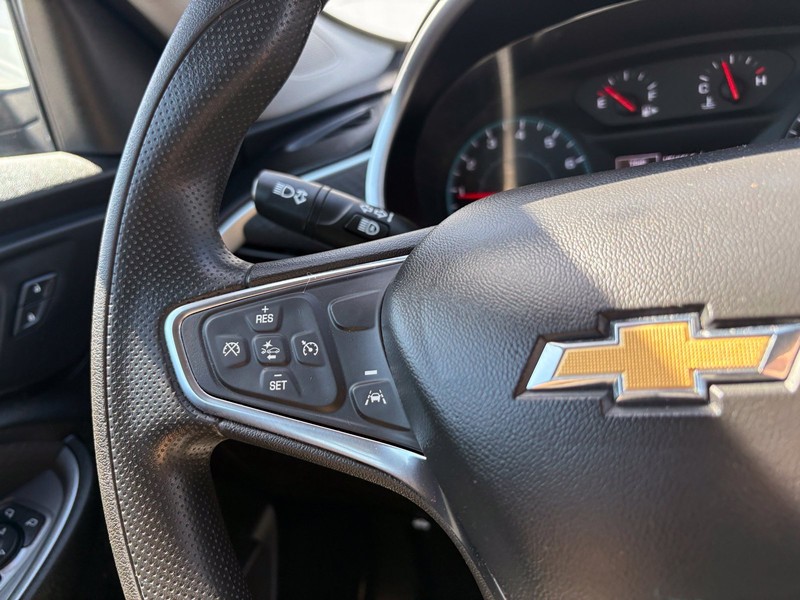 Chevrolet Malibu Vehicle Full-screen Gallery Image 24