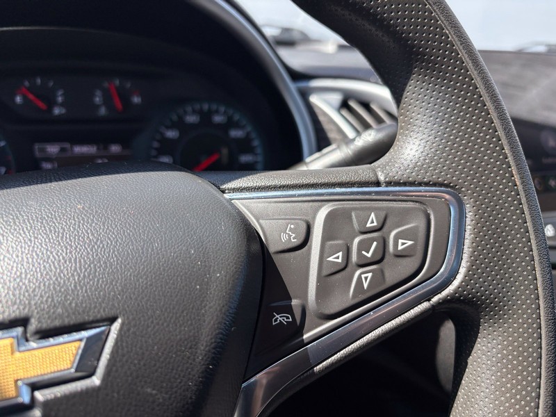 Chevrolet Malibu Vehicle Full-screen Gallery Image 25