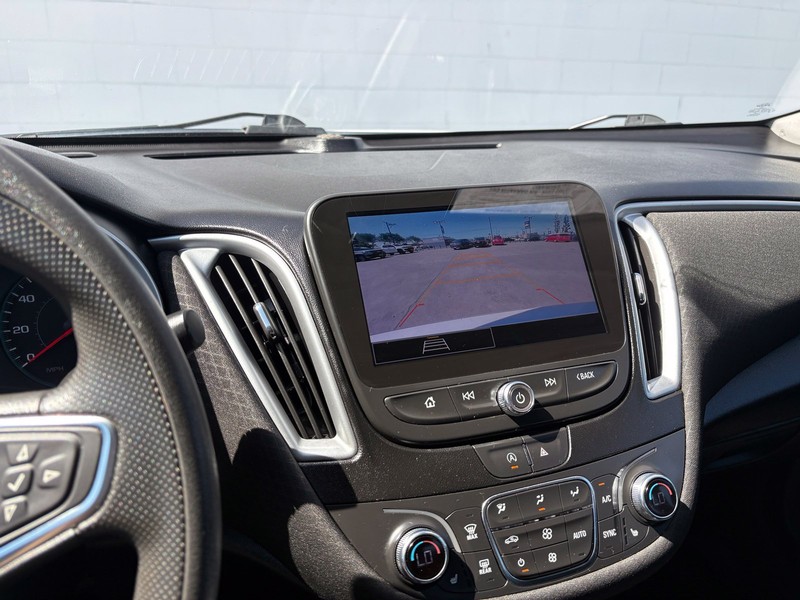 Chevrolet Malibu Vehicle Full-screen Gallery Image 28