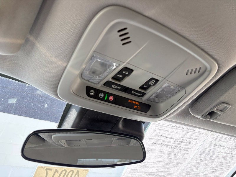 Chevrolet Malibu Vehicle Full-screen Gallery Image 29