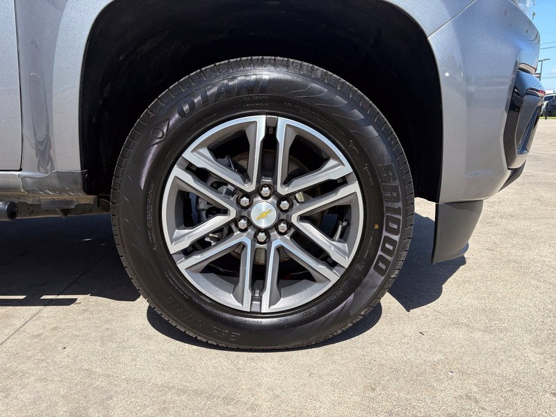 Chevrolet Colorado Vehicle Full-screen Gallery Image 13