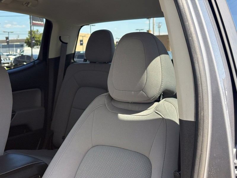 Chevrolet Colorado Vehicle Full-screen Gallery Image 17