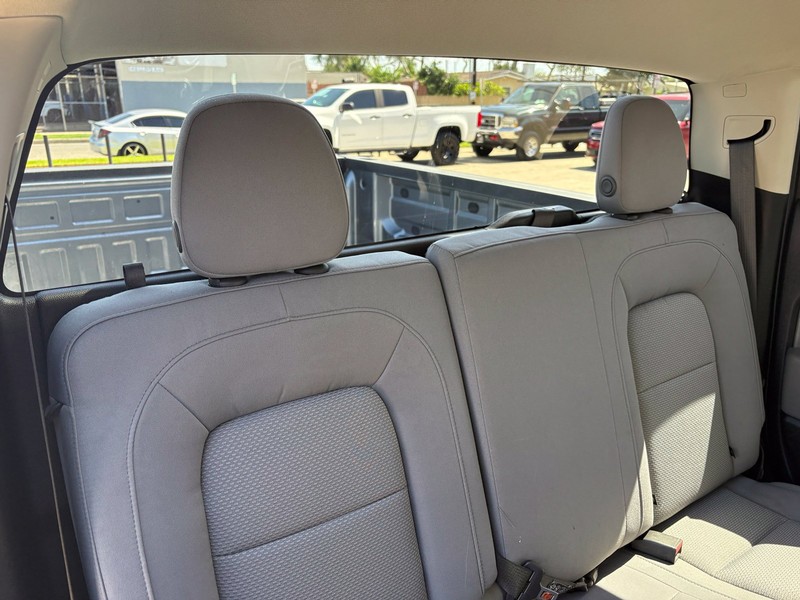 Chevrolet Colorado Vehicle Full-screen Gallery Image 20