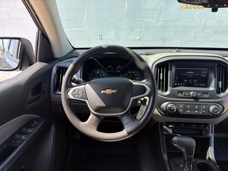 Chevrolet Colorado Vehicle Full-screen Gallery Image 23