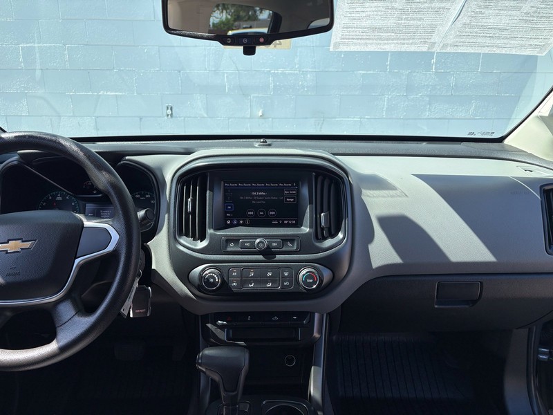 Chevrolet Colorado Vehicle Full-screen Gallery Image 25