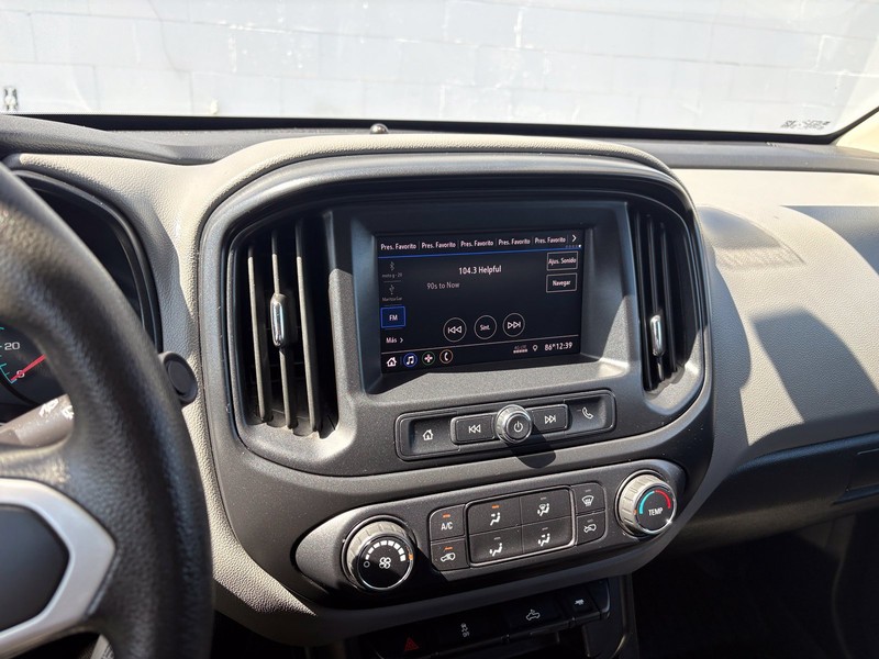 Chevrolet Colorado Vehicle Full-screen Gallery Image 26