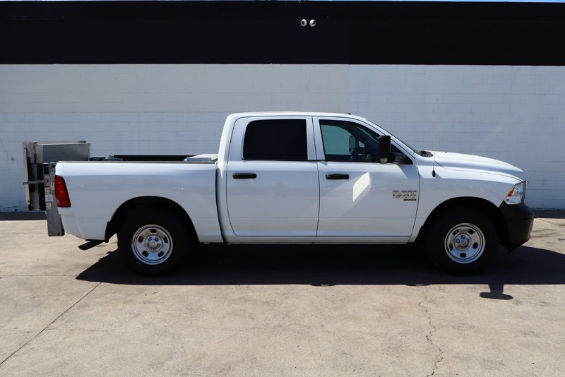 Ram 1500 Classic Vehicle Full-screen Gallery Image 01