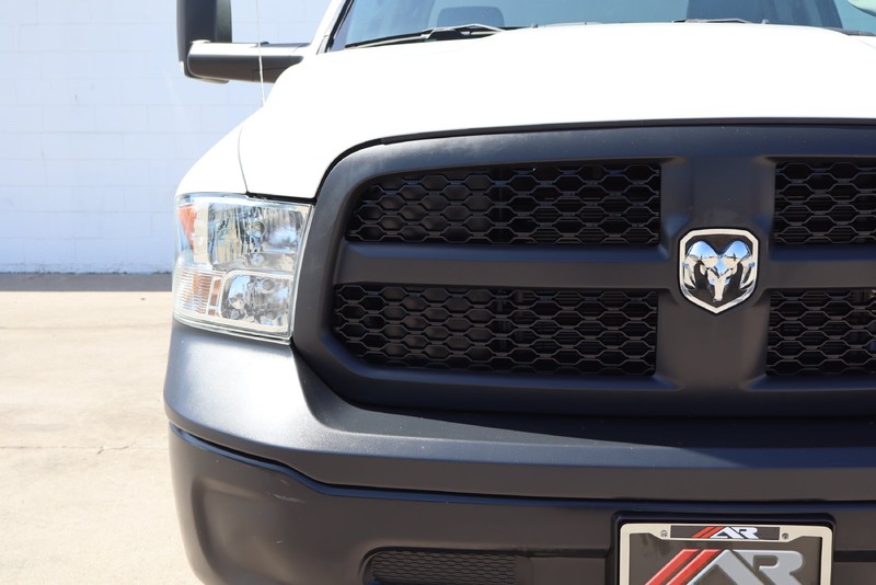Ram 1500 Classic Vehicle Full-screen Gallery Image 04
