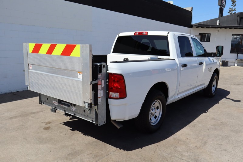 Ram 1500 Classic Vehicle Full-screen Gallery Image 05