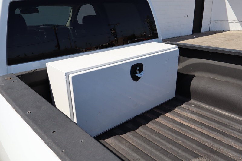 Ram 1500 Classic Vehicle Full-screen Gallery Image 08