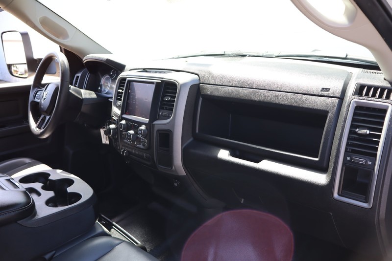 Ram 1500 Classic Vehicle Full-screen Gallery Image 19