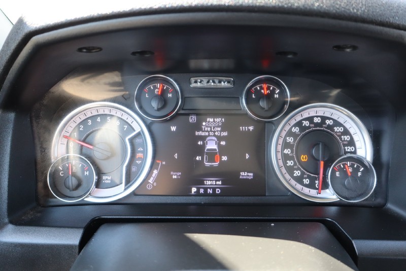 Ram 1500 Classic Vehicle Full-screen Gallery Image 23