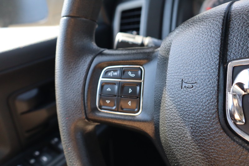 Ram 1500 Classic Vehicle Full-screen Gallery Image 25