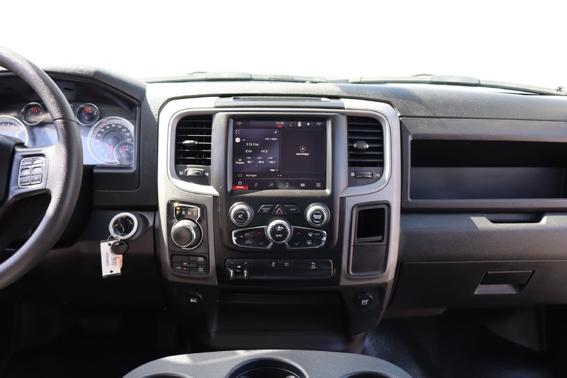 Ram 1500 Classic Vehicle Full-screen Gallery Image 27