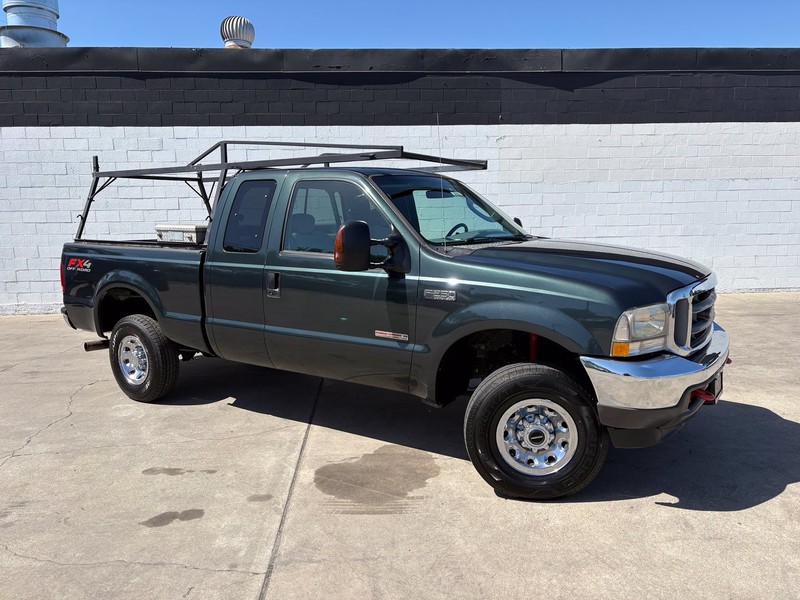 Ford Super Duty F-250 Vehicle Full-screen Gallery Image 02