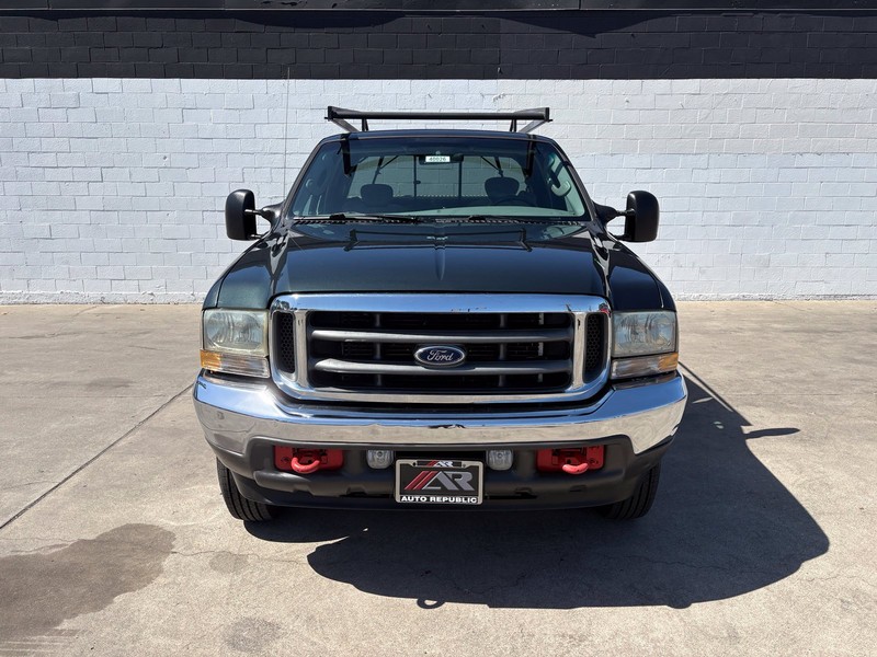 Ford Super Duty F-250 Vehicle Full-screen Gallery Image 03