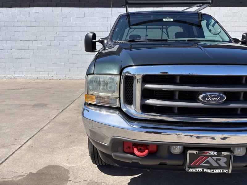 Ford Super Duty F-250 Vehicle Full-screen Gallery Image 04
