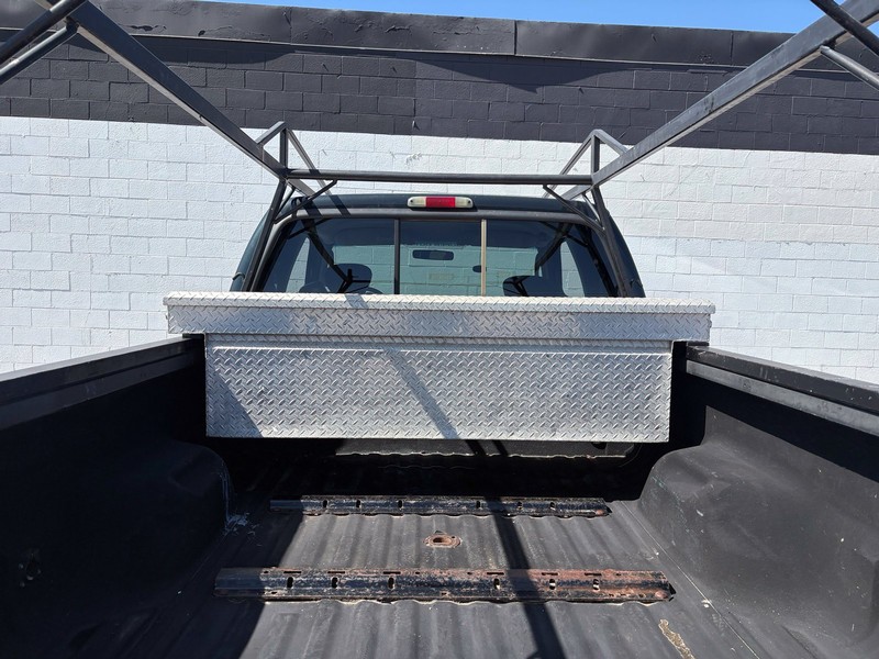 Ford Super Duty F-250 Vehicle Full-screen Gallery Image 08