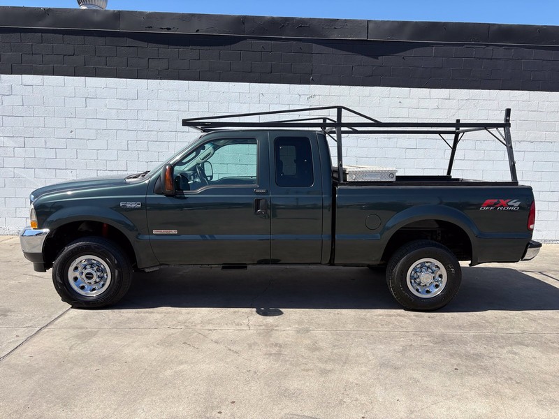 Ford Super Duty F-250 Vehicle Full-screen Gallery Image 10