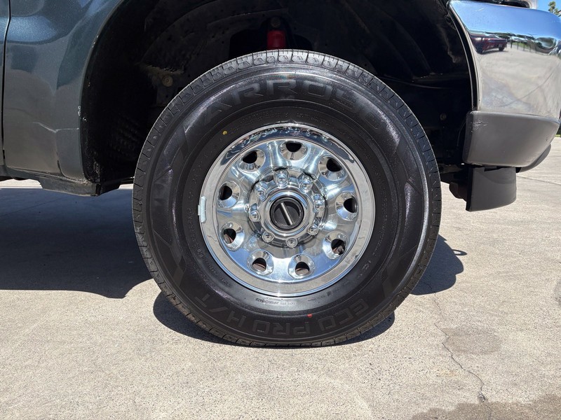 Ford Super Duty F-250 Vehicle Full-screen Gallery Image 13