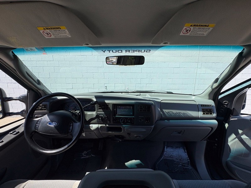 Ford Super Duty F-250 Vehicle Full-screen Gallery Image 21