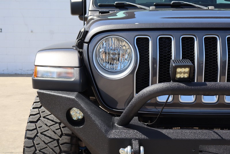 Jeep Wrangler Unlimited Vehicle Full-screen Gallery Image 03