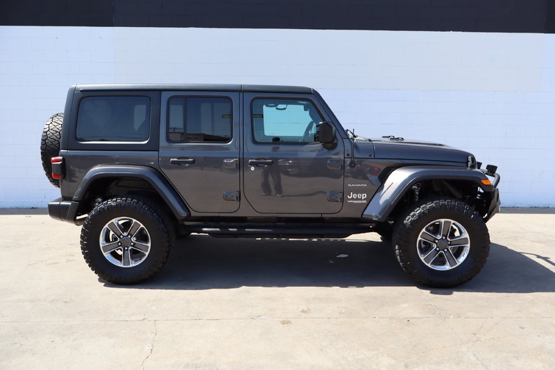 Jeep Wrangler Unlimited Vehicle Full-screen Gallery Image 04