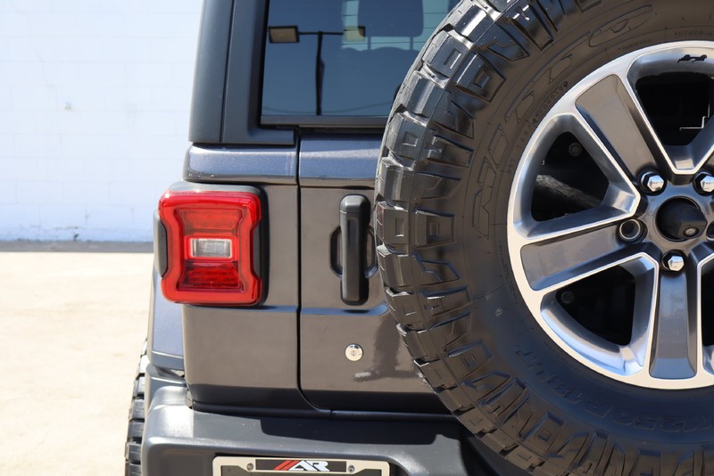 Jeep Wrangler Unlimited Vehicle Full-screen Gallery Image 07