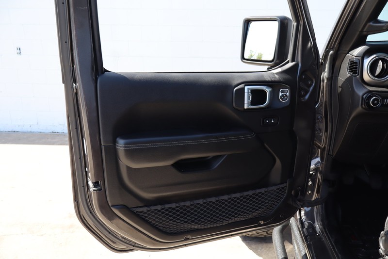 Jeep Wrangler Unlimited Vehicle Full-screen Gallery Image 14