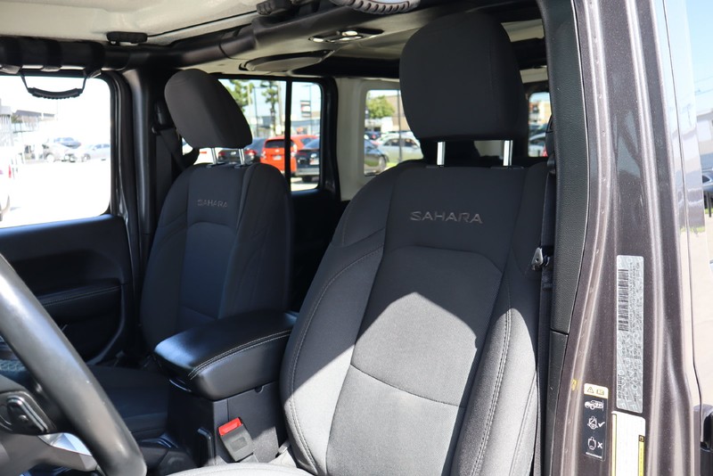 Jeep Wrangler Unlimited Vehicle Full-screen Gallery Image 16
