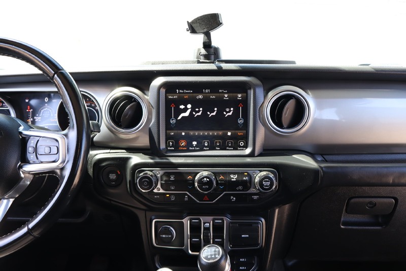 Jeep Wrangler Unlimited Vehicle Full-screen Gallery Image 26