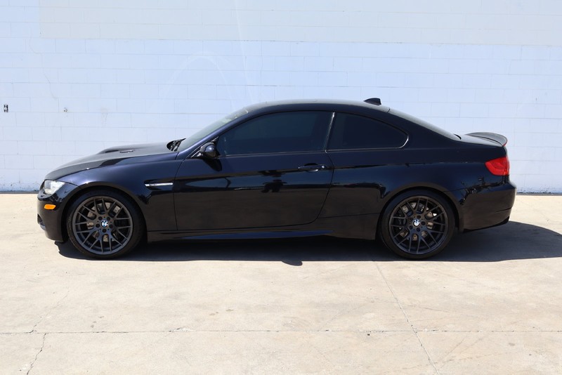 BMW M3 Vehicle Full-screen Gallery Image 09