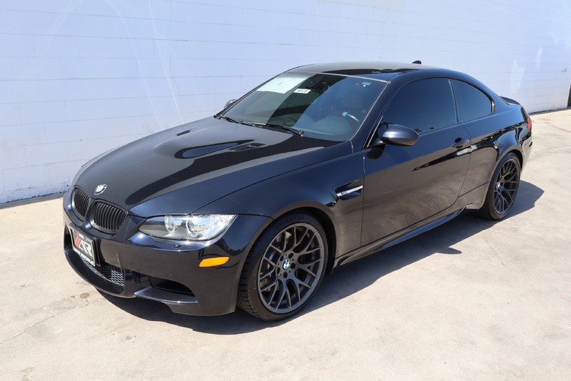 BMW M3 Vehicle Full-screen Gallery Image 10