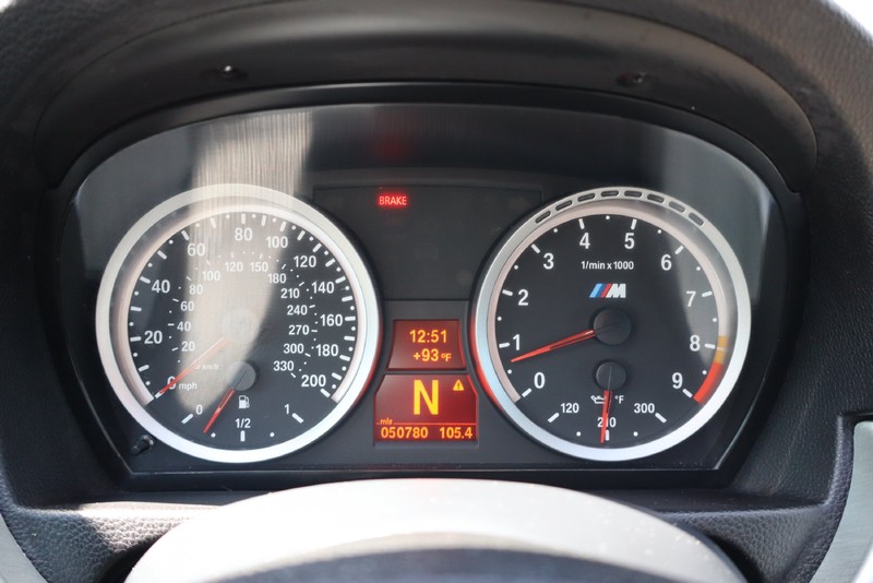 BMW M3 Vehicle Full-screen Gallery Image 21