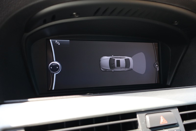 BMW M3 Vehicle Full-screen Gallery Image 25