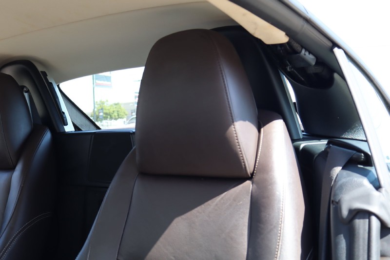 BMW Z4 Vehicle Full-screen Gallery Image 17