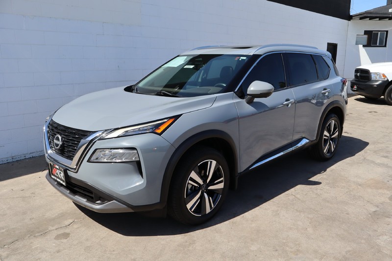 Nissan Rogue Vehicle Full-screen Gallery Image 12
