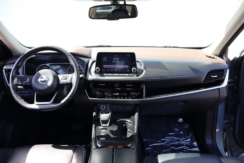 Nissan Rogue Vehicle Full-screen Gallery Image 22