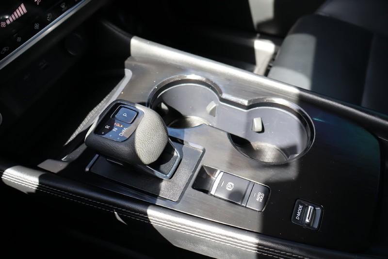Nissan Rogue Vehicle Full-screen Gallery Image 30