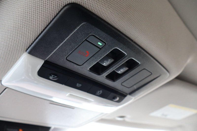 Nissan Rogue Vehicle Full-screen Gallery Image 31
