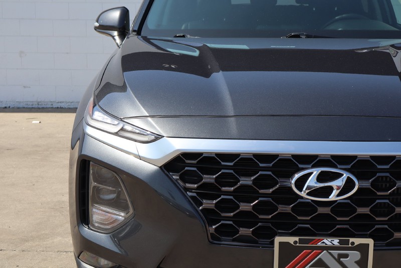 Hyundai Santa Fe Vehicle Full-screen Gallery Image 03