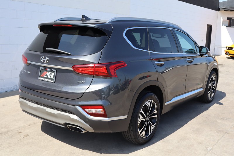Hyundai Santa Fe Vehicle Full-screen Gallery Image 05