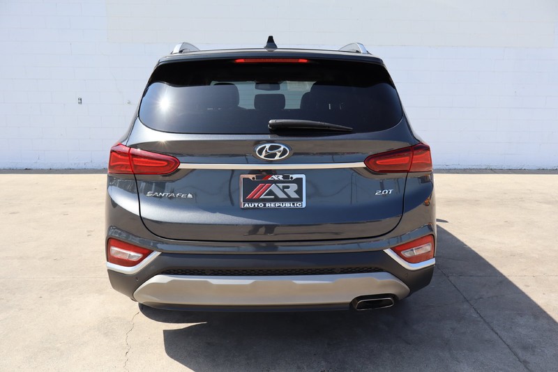 Hyundai Santa Fe Vehicle Full-screen Gallery Image 06