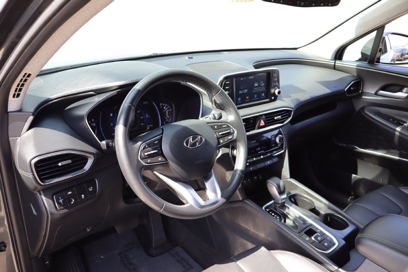 Hyundai Santa Fe Vehicle Full-screen Gallery Image 16