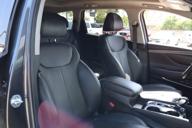 Hyundai Santa Fe Vehicle Full-screen Gallery Image 20